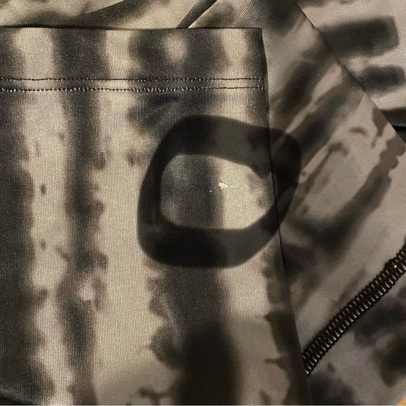 Under Armour women's size XL fitted base layer cold gear mock neck long sleeve - Picture 9 of 9